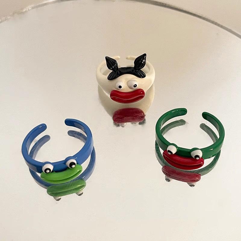 Cute Sausage-shaped Mouth Ring for Women, A Unique and Stylish Finger Ring for The Index Finger.