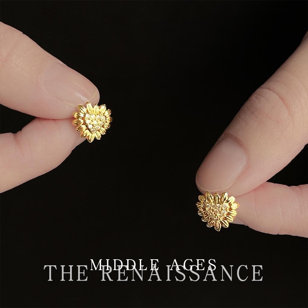 

Love Flower Zircon Stud Earrings Small Vintage Earrings French Premium Earrings