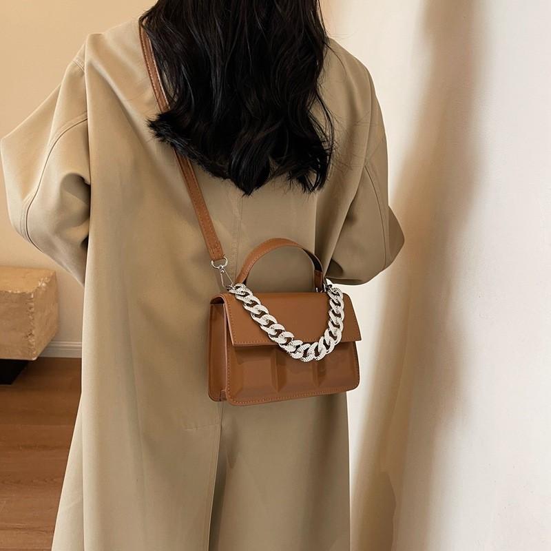 Elegant Women's Casual Crossbody Bag Modern Korean Style Small Square Handbag