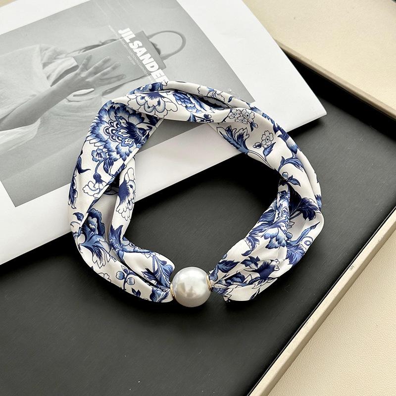 Pearl magnetic buckle small silk scarf women's lazy neck protection spring new versatile high-sense magnetic buckle necklace scarf