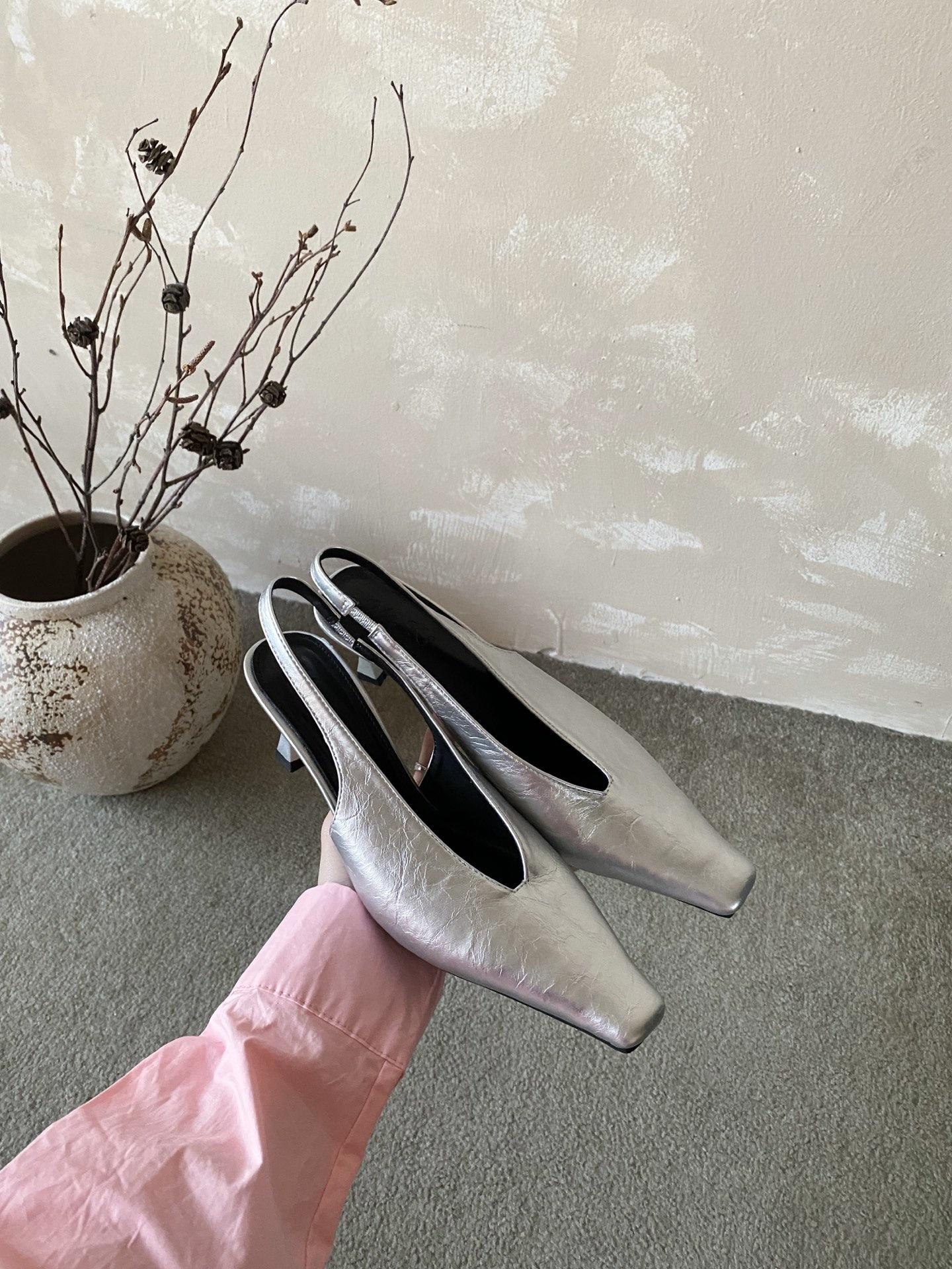 

Wind Temperament Versatile Square Head Bag Head High-Heeled Single Shoes 35 серебряный