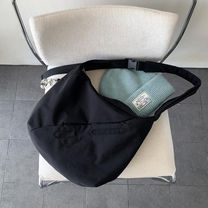 New nylon messenger bag female niche casual dumpling bag trend large capacity shoulder commuter bag