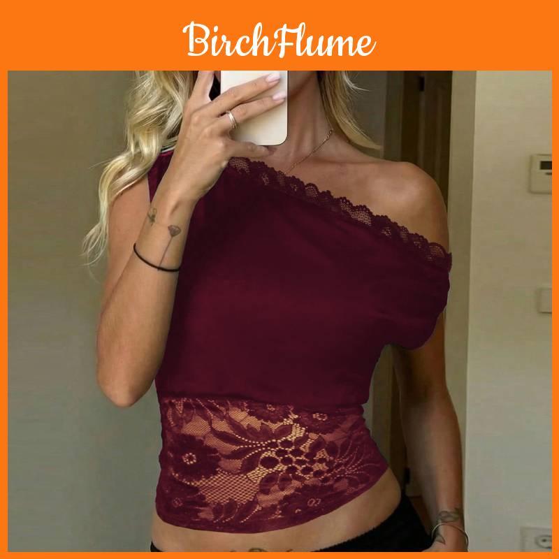 Canotta sexy con inserti in pizzo e scollo asimmetrico per lo streetwear estivo