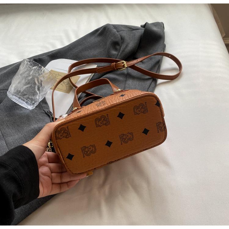 Brand Design Bucket Small Bag for Women 2024 New Fashionable Commuter Handbag Trendy Single Shoulder Diagonal Crossbody Bag