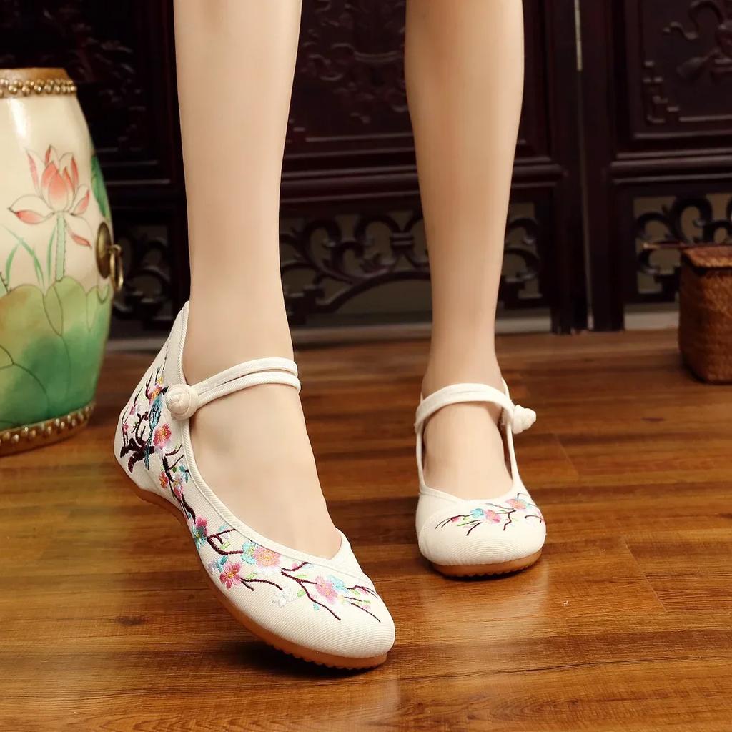 Mode Vintage Femme Chaussures en Tissu Élégant Style Ethnique Décontracté Broderie Streetwear Style Chinois Chaussures Femme Été