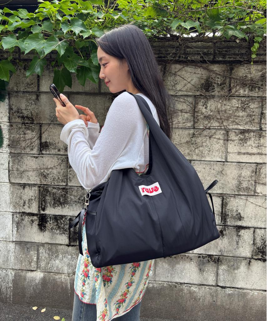 Loveravelive 4 Pocket Ribbon Shoulder Bob Bag (Matte Black)