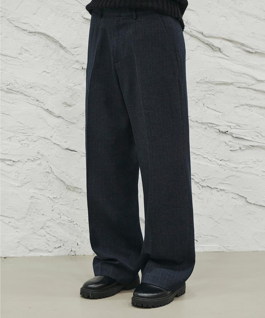 SIGNATURE Wool-Like No-Tuck Wide Fit Slacks [Navy Stripe]