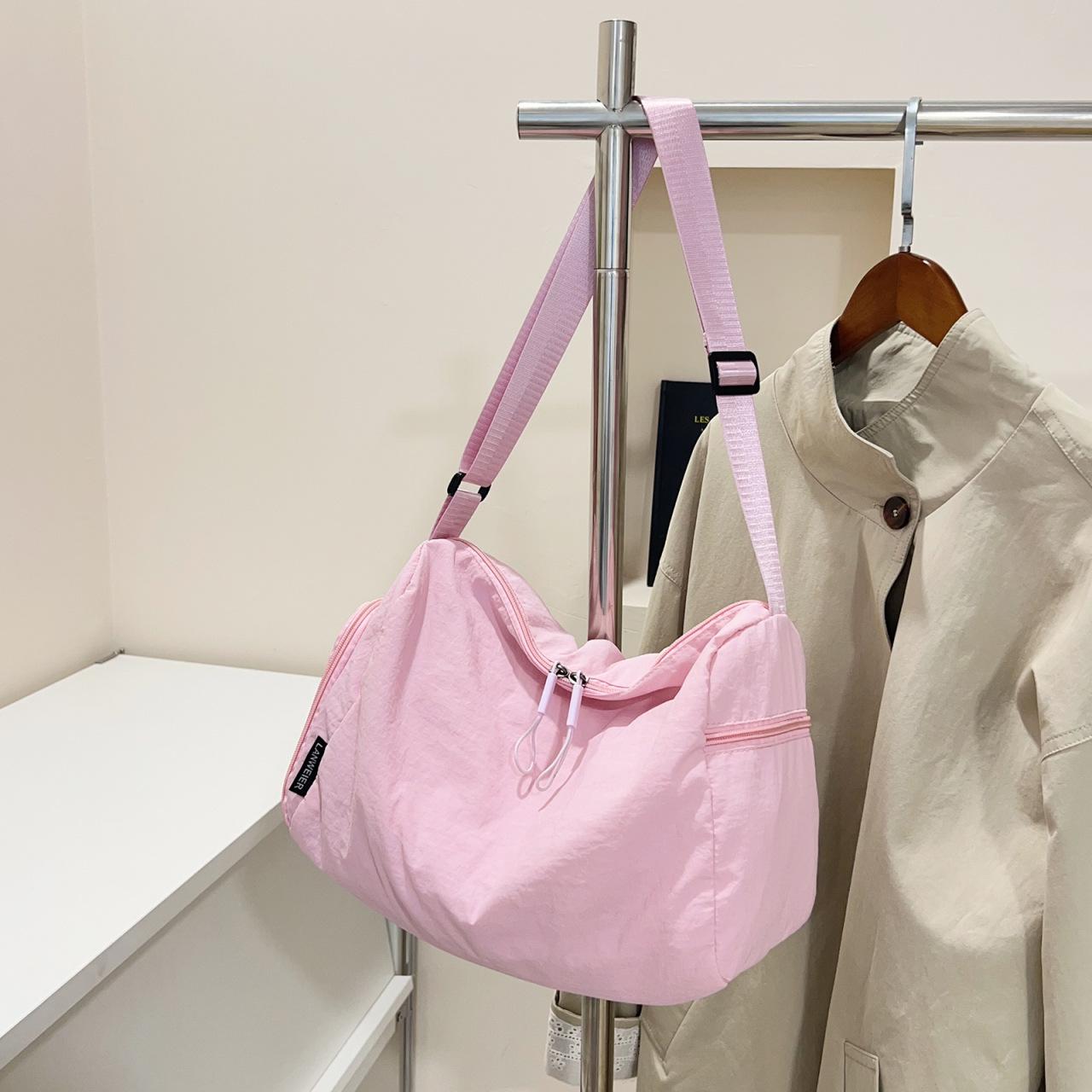 

Women s 2026 Trendy Large Capacity Crossbody Pillow Bag – Versatile Casual Travel Shoulder Bag рожевий