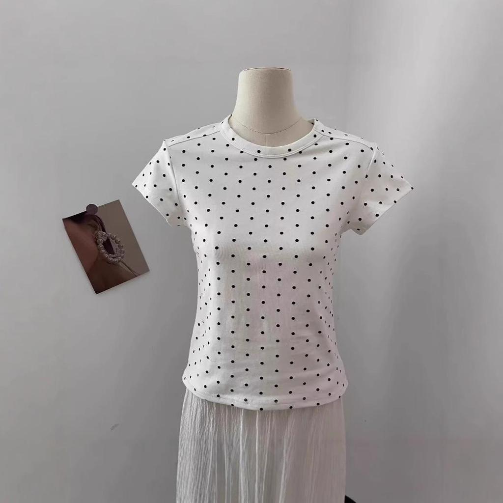 Dámské šedé tričko s krátkým rukávem a puntíky - Nový letní styl 2025