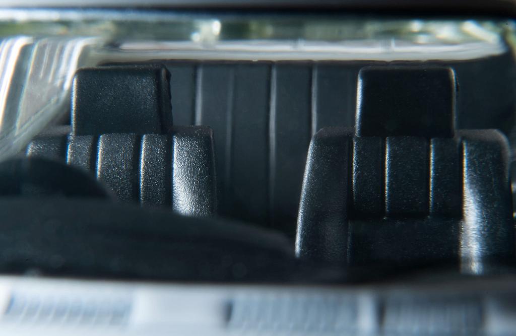 Tomytec Tomica Limited Vintage Neo Scale Toyota Hilux 4WD Pickup Double Cab SSR White 1991 Model 1/64 LV-N256b (Finished Product)