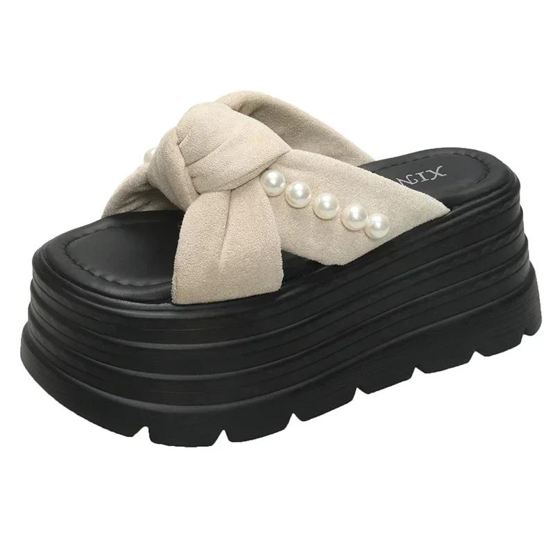 Mode 8CM NEUE Absätze Keil Pantoletten Sandalen Damen Lässig Outdoor Hausschuhe Weiblich Sommer Rutschfest Strand Hausschuhe Gehen Klobige Schuhe Frau