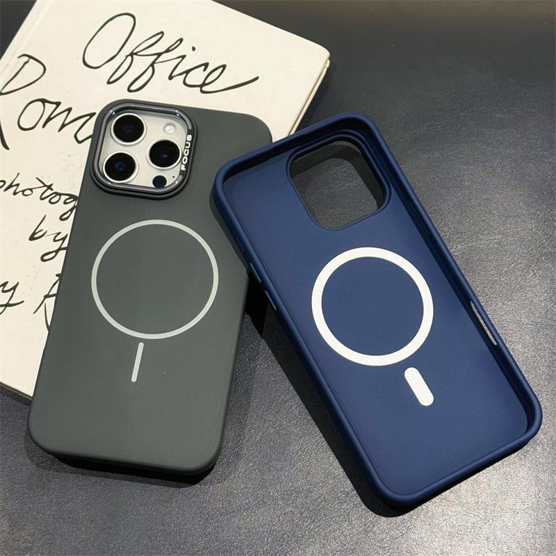 Luxury Matte PC Hard Ultra-thin Phone Case For iPhone 16 15 14 Plus 13 12 11 Pro Max Magnetic For Magsafe Wireless Charge Cover
