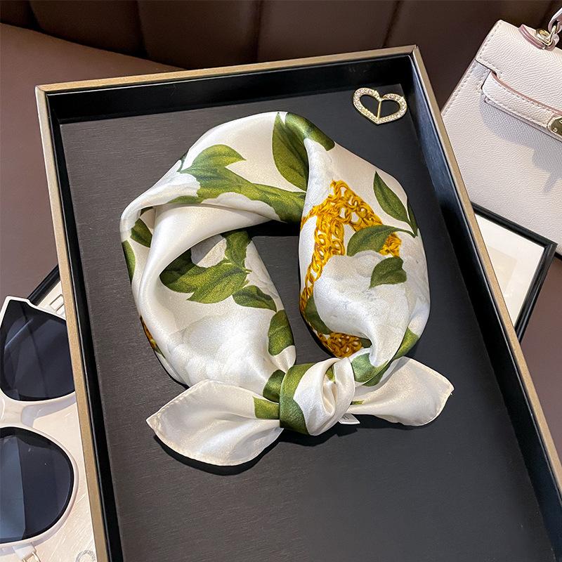 Hangzhou silk spring versatile classic flower chain decorative scarf scarf silk mulberry silk silk scarf small square scarf 53*53cm