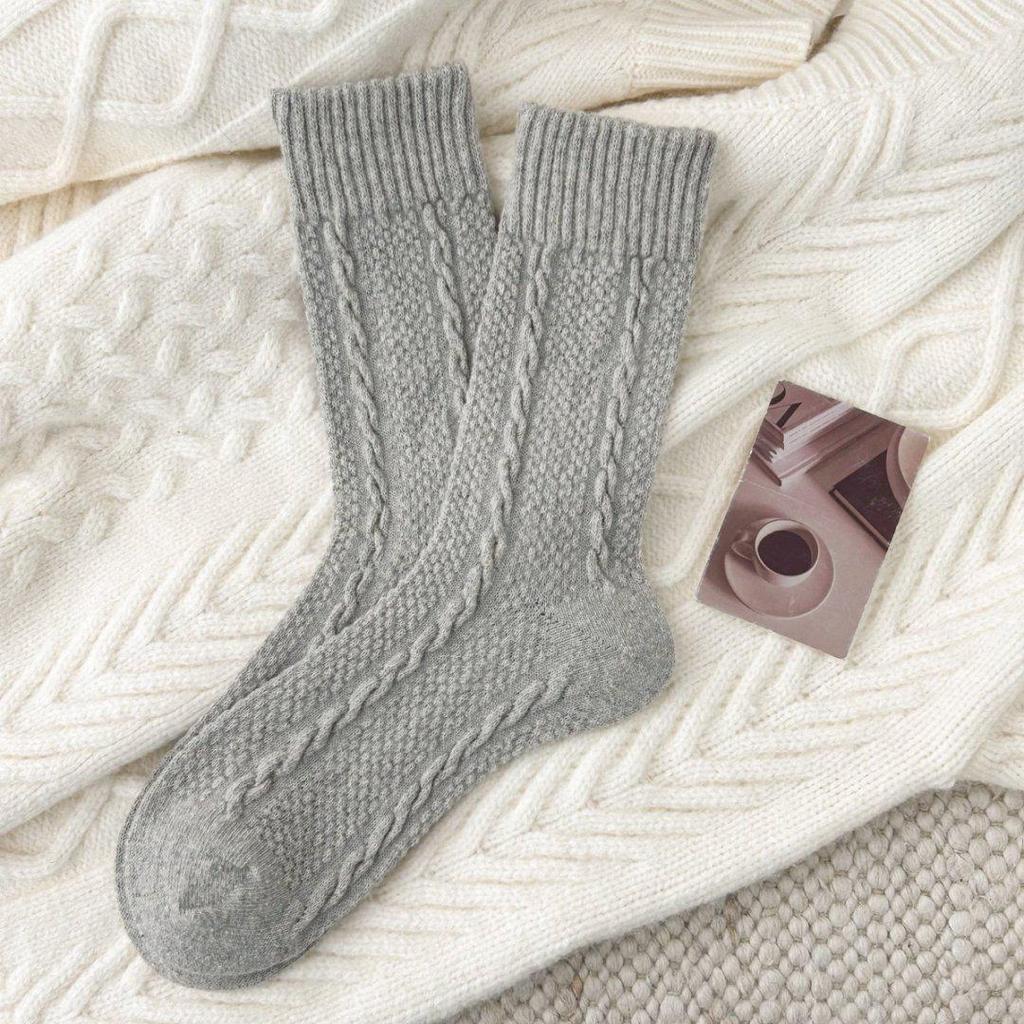 Women's Winter Mid-Calf Velvet-Lined Cable Knit Socks – Warm, Thick, Retro Style