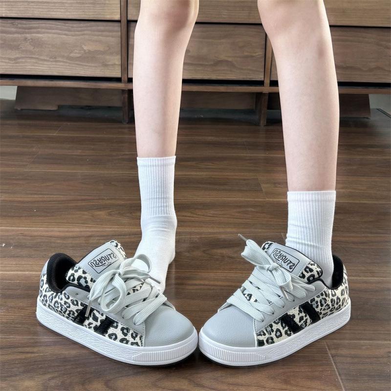 Hong Kong style leopard print skateboard bread shoes ins tide couple models versatile sports and leisure board shoes 2025 new models