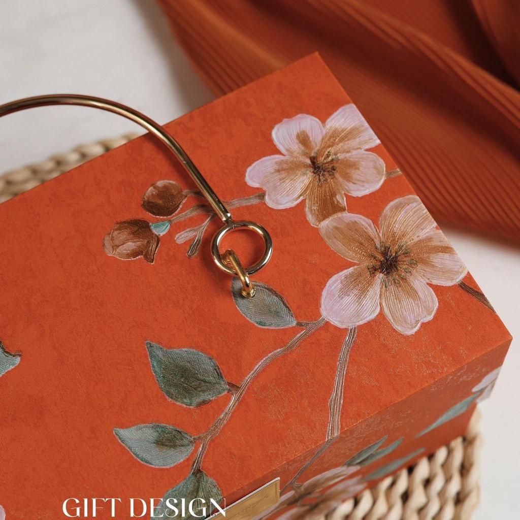 Elegant Metal Souvenir Gift Box with Logo for Weddings