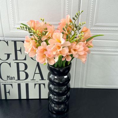 Freesie & Hosta Kunstblumenstrauß für Heimdekoration und Hochzeiten