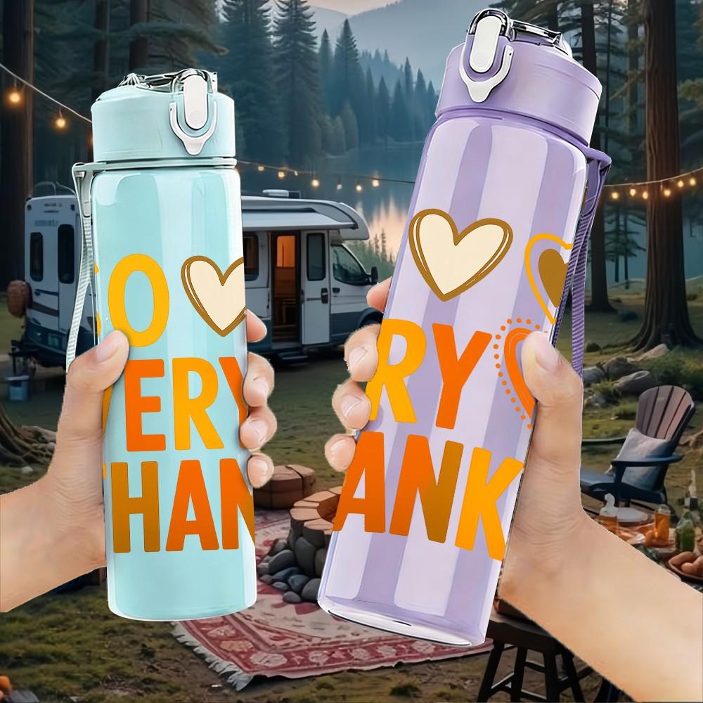 1PC So Very Thankful Heart Text 750ml Color Plastic Sports Water Bottle Leakproof Flip Straw Lid Suitable for Sports Office Home Use