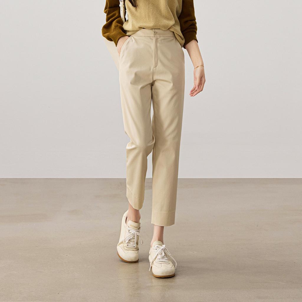 Minimally Designed Commuting Casual Shorts for Women