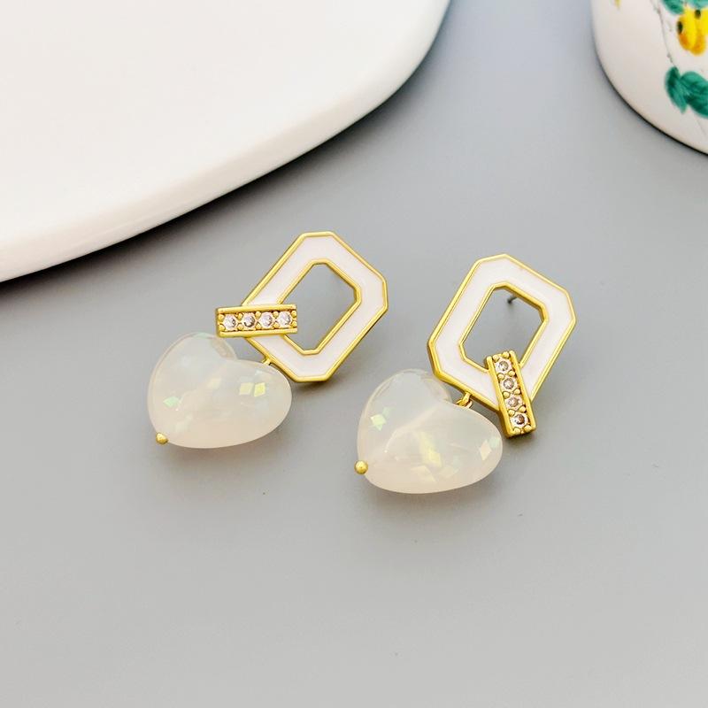 

Manufacturer S Supply Is Fashionable, Simple And Cold Wind Women S Earrings With Diamonds, Moonstone, Love Temperament Earrings Are In Stock. белый