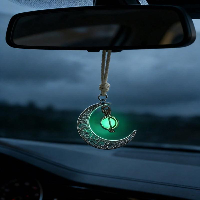 Mond Anhänger Auto Hängeornament – Hohl Sichel Design, Eingelegt Mit Leuchtstein, Elegante Rückspiegel Dekoration
