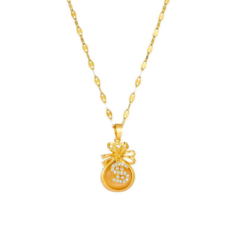 Women's Clavicle Chain: Japanese-Korean Niche Cat's Eye Color-Changing Pendant Necklace