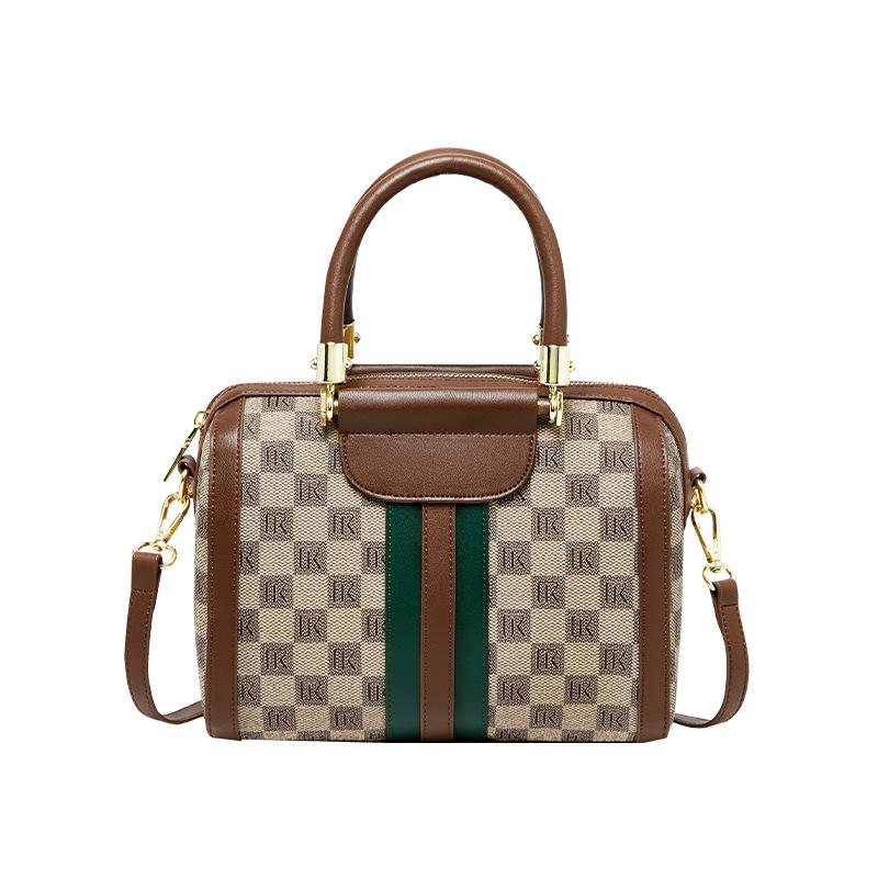 2025 New Versatile Boston Bag Fashionable Design Pillow Bag for Women Light Vintage Large Capacity Handbag