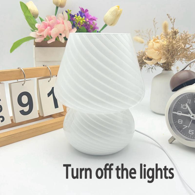 

Итальянский дизайнерский стеклянный настольный светильник, стеклянный настольный светильник, прикроватные светильники, винтажный полосатый маленький грибной светодиодный ночник, домашний декор, настольная лампа