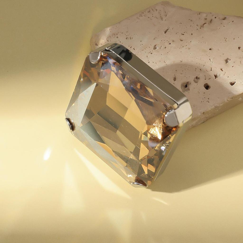 Exaggerated Crystal Square Ring: Versatile Light Luxury Fashion