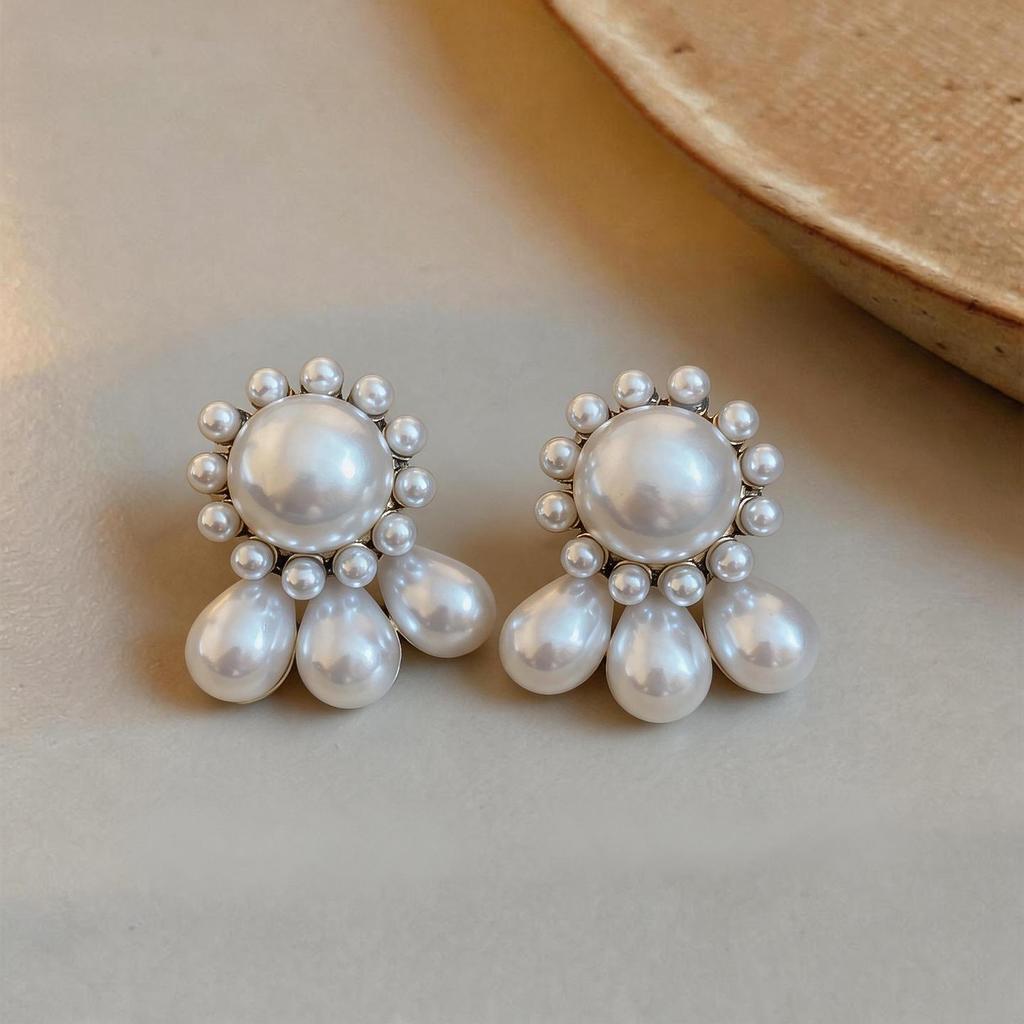 Silver Needle French Retro Pearl Water Drop Earrings - Elegant and Unique Design