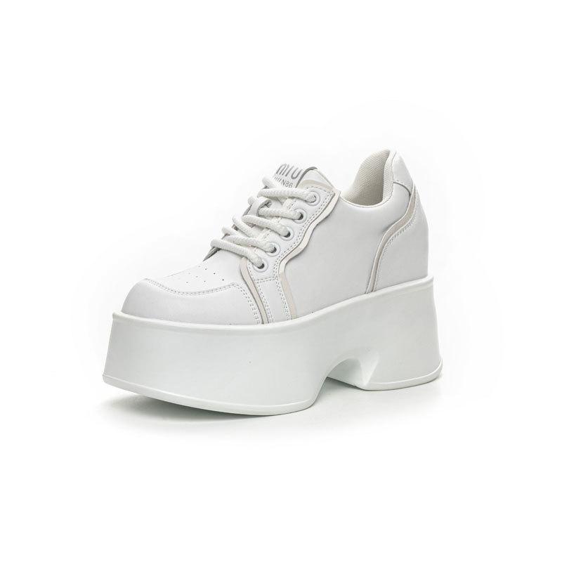 Korean version of panda color scheme women's shoes in the spring of 2025 popular thick soles increase by 11 cm fashion muffin shoes trend