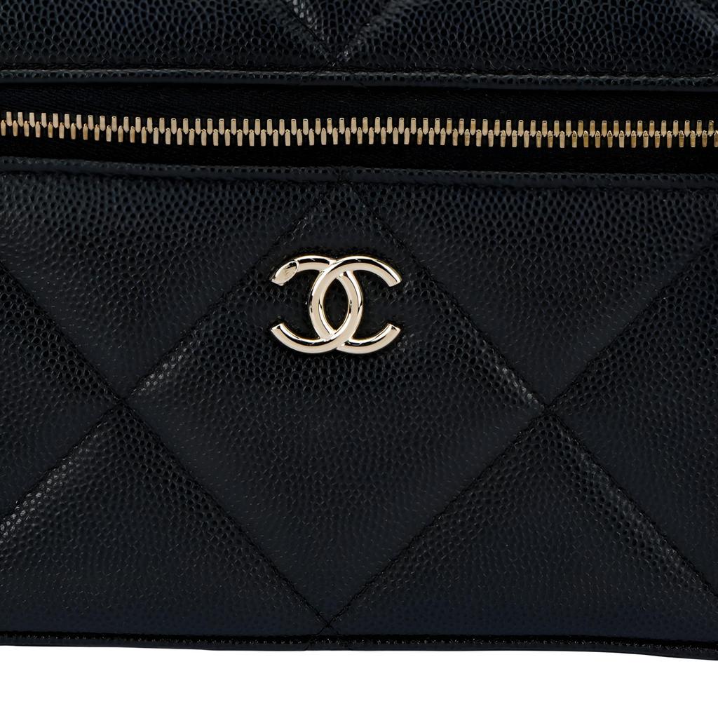 Chanel 25k Brand Logo Made Of Grainy Cowhide With Golden Hardware Handbag For Women Black