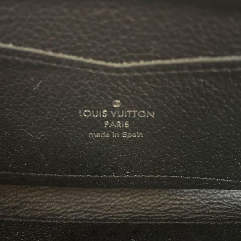 Used Louis Vuitton black leather long wallet