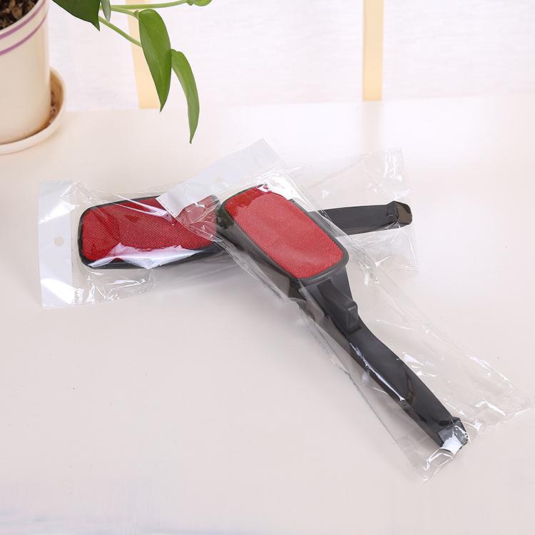 

Rotating Lint Remover: Static Brush & Sticky Roller for Dust and Cashmere Care чорний