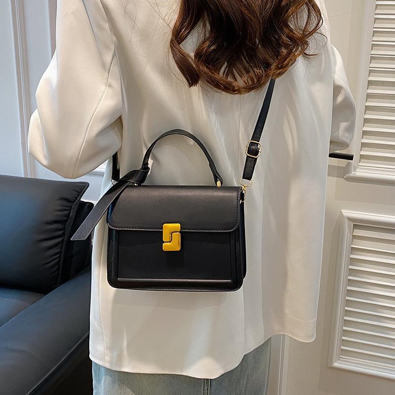 Fashionable Retro Women's Handbag 2024 New Trendy Small Square Bag For Daily Use