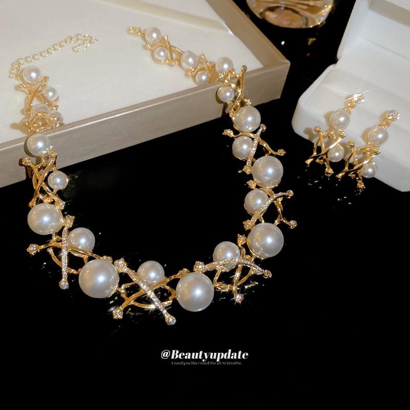Pearl earrings and necklace set - french vintage court style jewelry, high-end accessories
