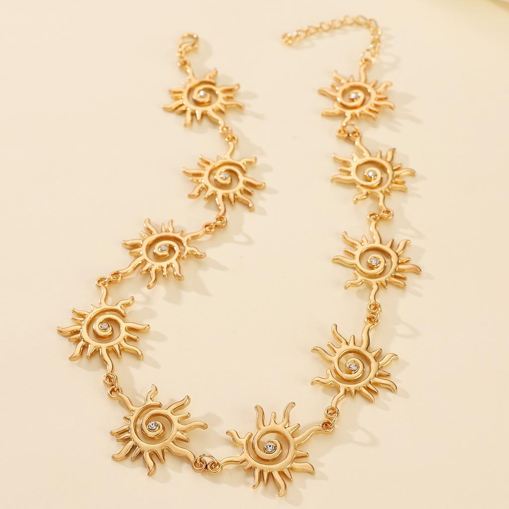 Neue ethnische Stil gezwirnte Sonnenblumen-Totem-Halskette Damen Retro einfach Sonne Punk Halskette Schmuck