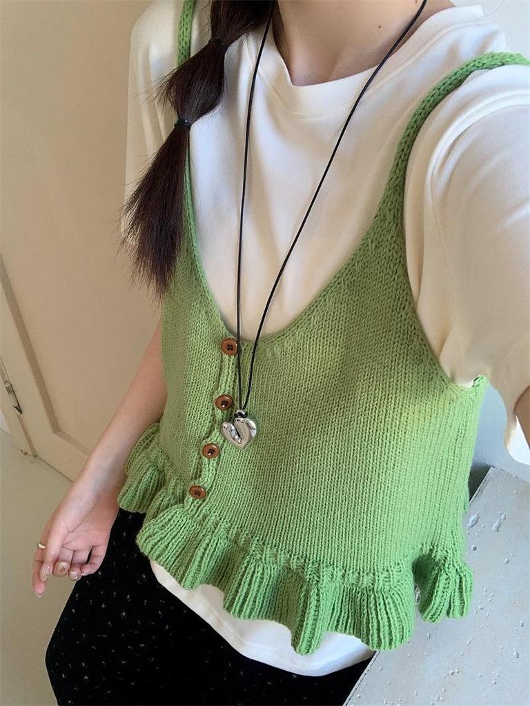 Korean Style V-neck Knit Camisole: Slimming Sleeveless Layering Vest for Spring & Autumn