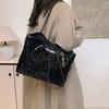 New high-end large-capacity bag women's popular versatile tote bag casual fashion commuter shoulder bag
