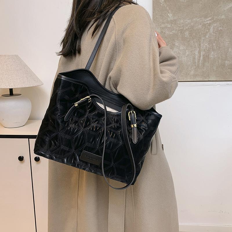 New high-end large-capacity bag women's popular versatile tote bag casual fashion commuter shoulder bag