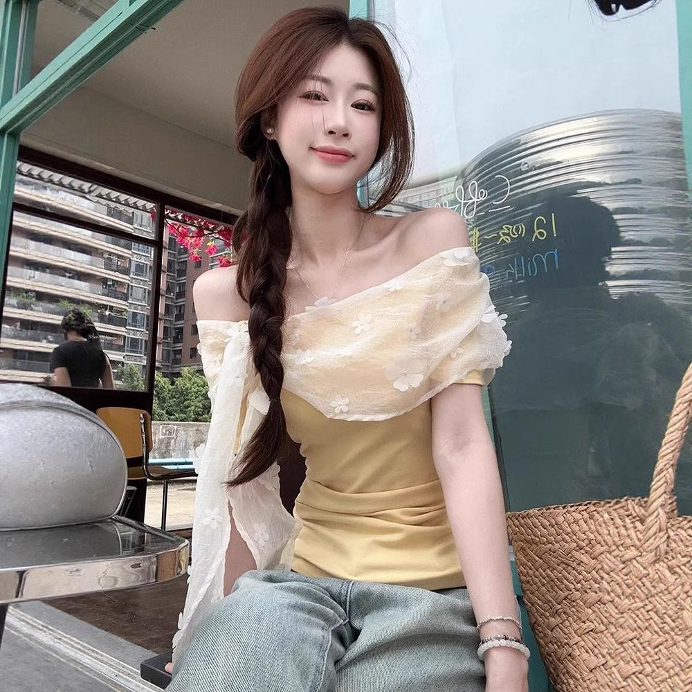 Design lace splicing flower shoulder top women's clothing summer slim fit and thin waist yellow short-sleeved T-shirt