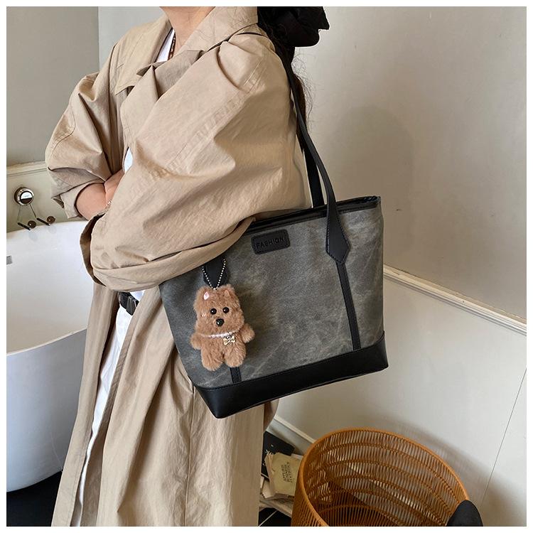 Spacious Faux Leather Bucket Tote Bag for Women Trendy Single Shoulder Commuter Handbag Fashionable Daily Purse