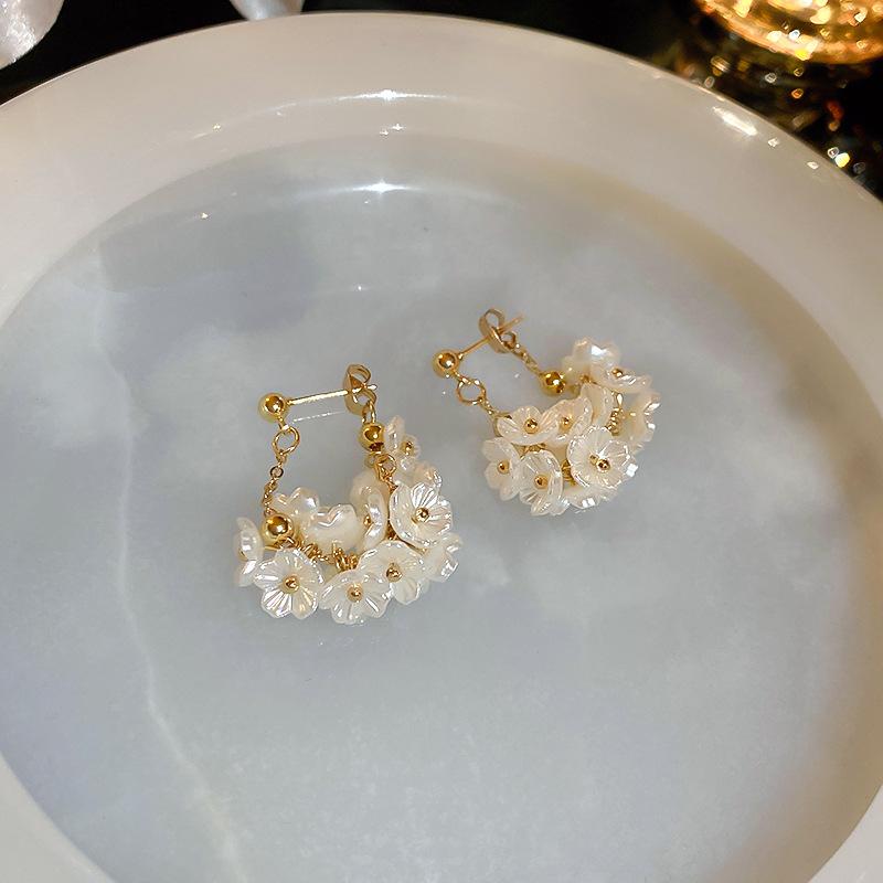 Sweet Flower Chain Tassel Geometric Silver Needle Earrings French Niche Earrings