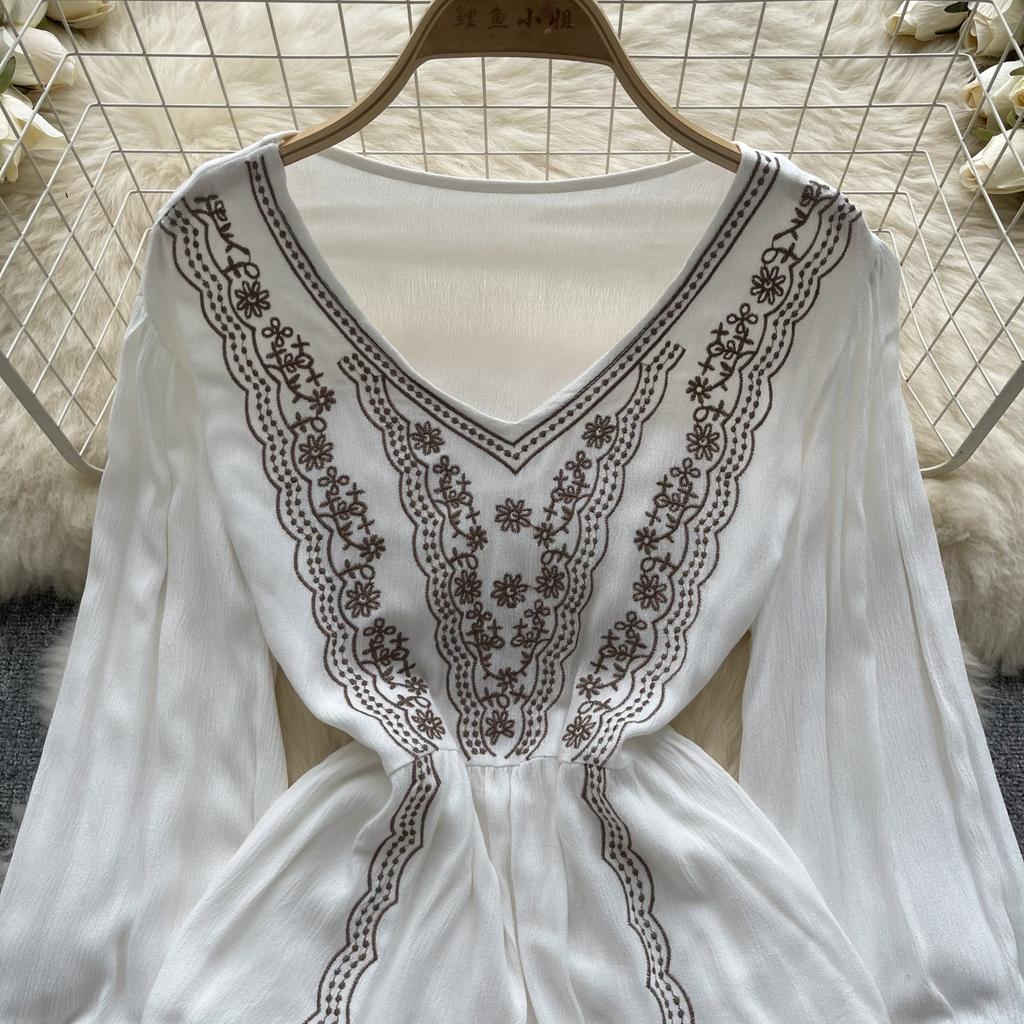 Floral Embroidery Spring Loose Blouse Elegant Bohemian Design Long Sleeve Ladies Fashion  Summer Casual Shirt
