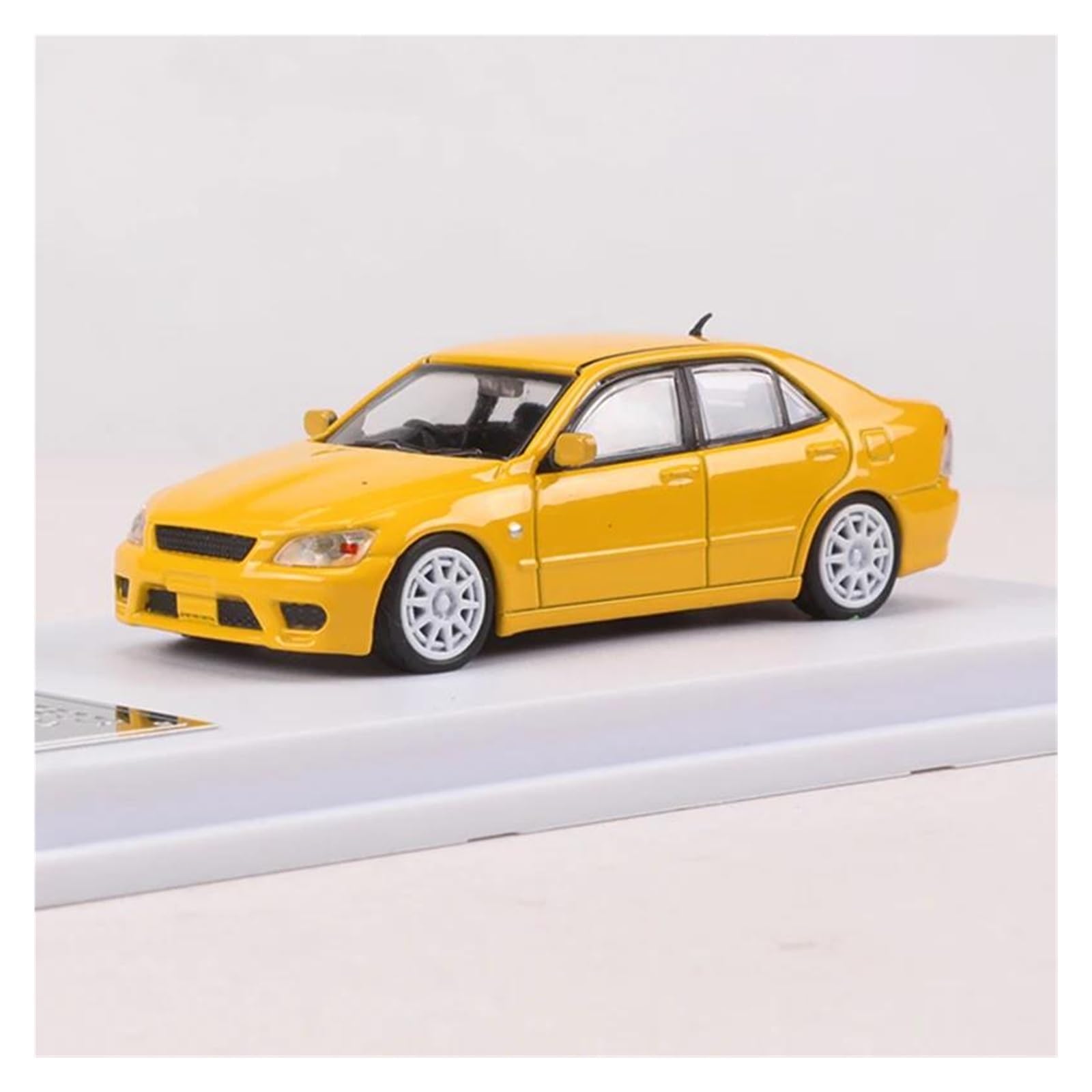 

1:Модель автомобиля Toyota Altezza RS200 в масштабе 1/64, литой сплав, статическая миниатюрная машина, коллекционный предмет (желтый)