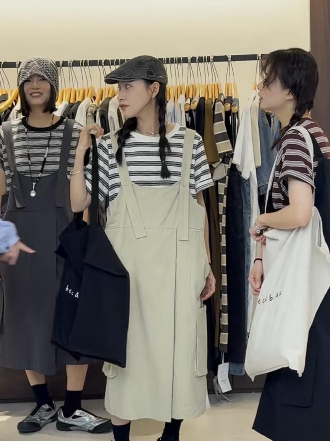 

Spring/Summer Korean Plus-Size Loose Fit Suspender Skirt Pants with Irregular Design One Size сірий колір