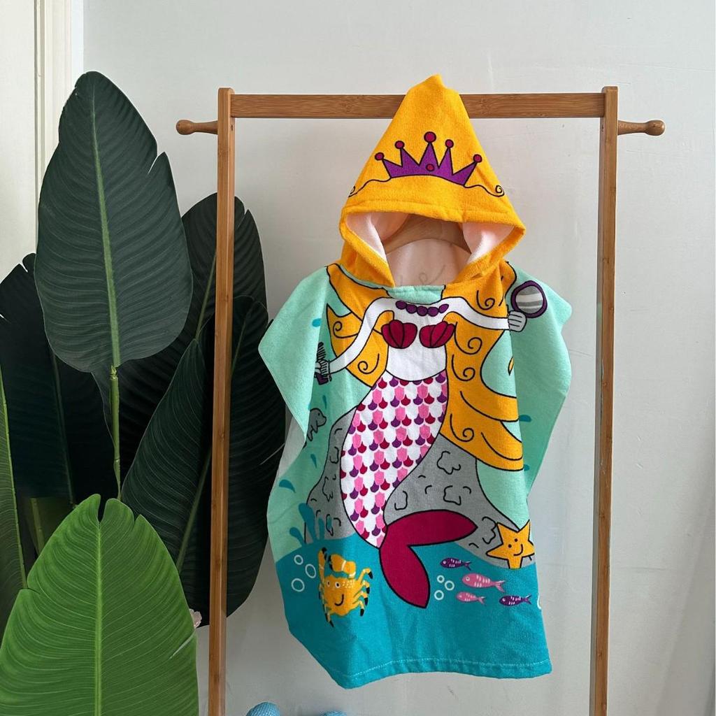Children's Hooded Bath Towel: Antibacterial, Quick-Drying, Wearable Cloak for Bath or Beach.