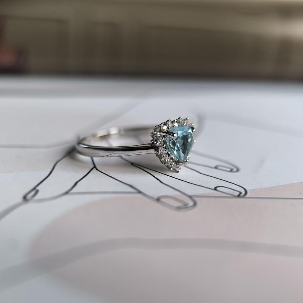 Silver Ring with Natural Topaz 1.225ct, Item Weight 2.48 G (2188452)