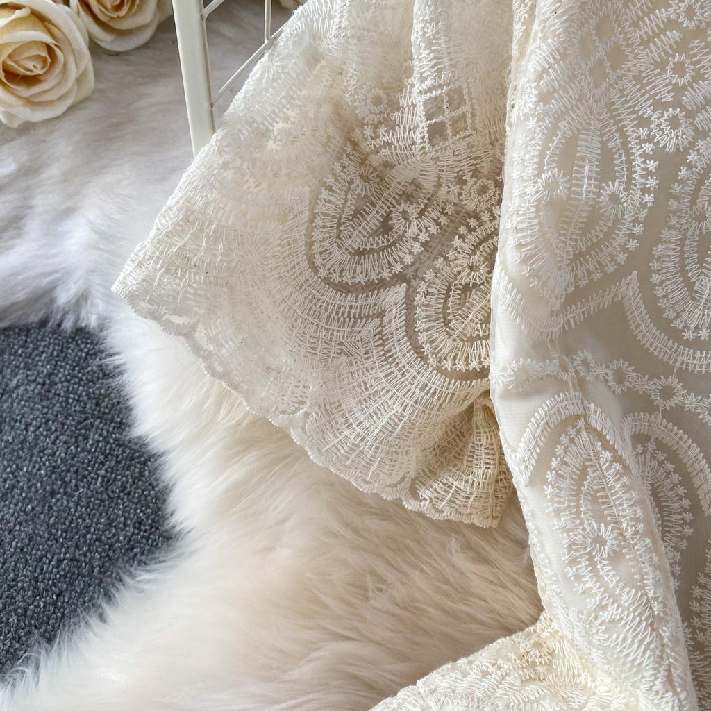 High Quality Runway Design Embroidered Beaded Round-Neck Wedding Dress for Women Summer Lace Crochet Slim Pleated Dress
