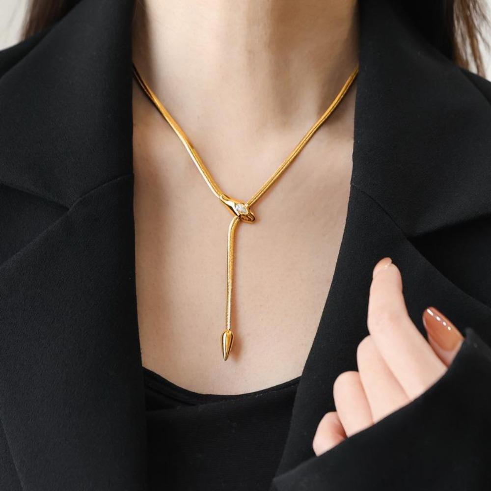 Titanium Steel Does Not Fade Design Sense Snake Zircon Necklace Female Collarbone Chain Snake Bone Neck Chain Retro High Fashion
